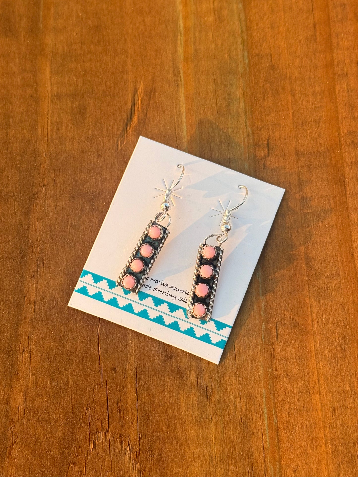 Native pink conch earrings - Esther white