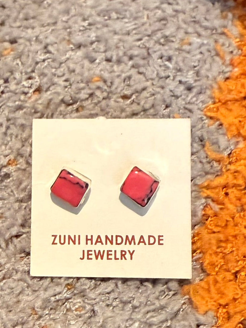 Pink Howlite studs *Native*