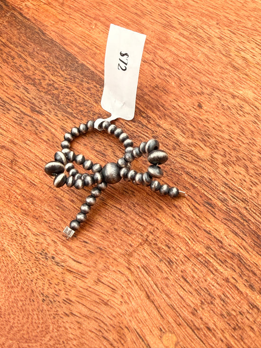 Sterling silver pearl bow stretch ring￼